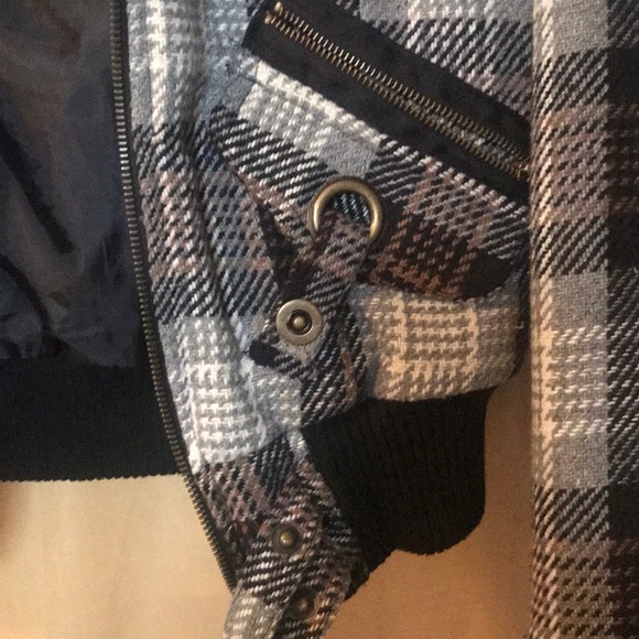 Plaid Jacket - Picture 2 of 3